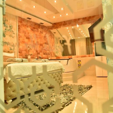 Design Apartment Premium Spa Lux 4 Star "Dubai" Completely Private Wellness & Spa Free Included Sauna & Jacuzzi & Salt Wall & Fire Place & 3D Ceilings & Business Wifi & Netflix & Keyless Code Entry & Full Smart App & Secure 2 Parking Place Ćuprija 외부 사진