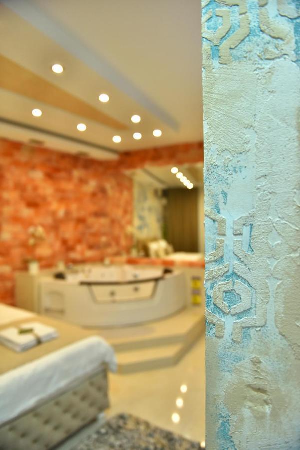 Design Apartment Premium Spa Lux 4 Star "Dubai" Completely Private Wellness & Spa Free Included Sauna & Jacuzzi & Salt Wall & Fire Place & 3D Ceilings & Business Wifi & Netflix & Keyless Code Entry & Full Smart App & Secure 2 Parking Place Ćuprija 외부 사진