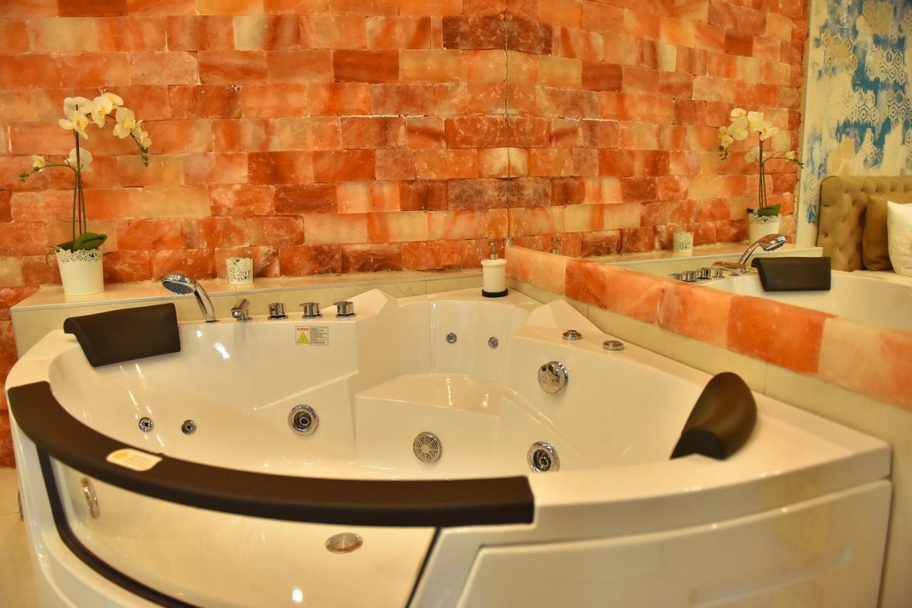 Design Apartment Premium Spa Lux 4 Star "Dubai" Completely Private Wellness & Spa Free Included Sauna & Jacuzzi & Salt Wall & Fire Place & 3D Ceilings & Business Wifi & Netflix & Keyless Code Entry & Full Smart App & Secure 2 Parking Place Ćuprija 외부 사진