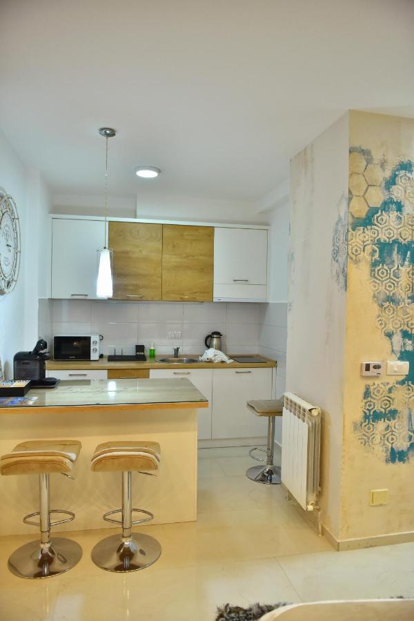 Design Apartment Premium Spa Lux 4 Star "Dubai" Completely Private Wellness & Spa Free Included Sauna & Jacuzzi & Salt Wall & Fire Place & 3D Ceilings & Business Wifi & Netflix & Keyless Code Entry & Full Smart App & Secure 2 Parking Place Ćuprija 외부 사진