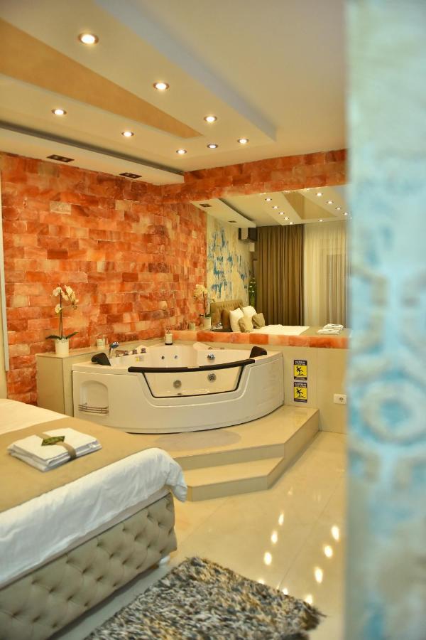 Design Apartment Premium Spa Lux 4 Star "Dubai" Completely Private Wellness & Spa Free Included Sauna & Jacuzzi & Salt Wall & Fire Place & 3D Ceilings & Business Wifi & Netflix & Keyless Code Entry & Full Smart App & Secure 2 Parking Place Ćuprija 외부 사진