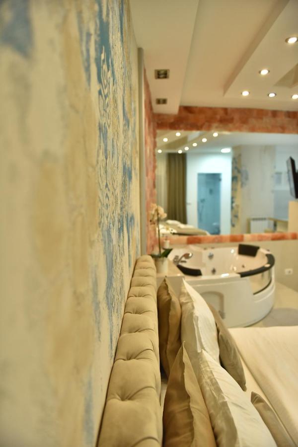 Design Apartment Premium Spa Lux 4 Star "Dubai" Completely Private Wellness & Spa Free Included Sauna & Jacuzzi & Salt Wall & Fire Place & 3D Ceilings & Business Wifi & Netflix & Keyless Code Entry & Full Smart App & Secure 2 Parking Place Ćuprija 외부 사진